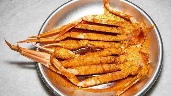 L.Snow crab legs 0.5 LB